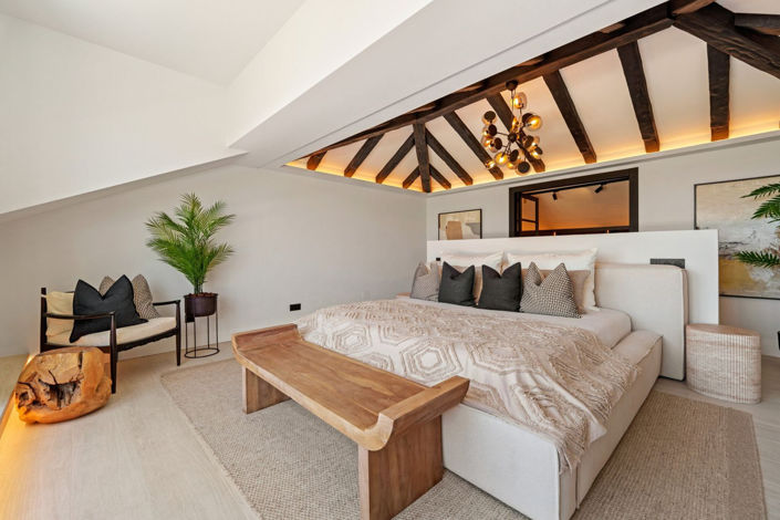 Image No.20-6 Bed House for sale