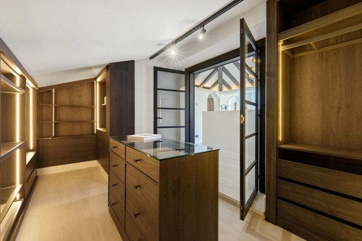 Image No.24-6 Bed House for sale