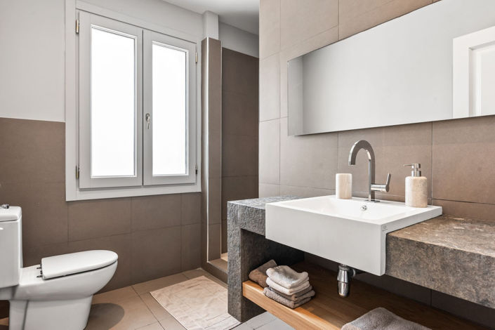 Image No.15-5 Bed House for sale