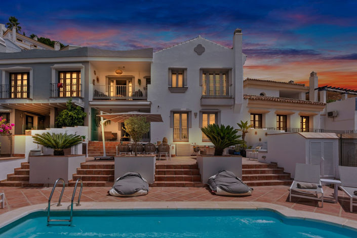Image No.40-5 Bed House for sale