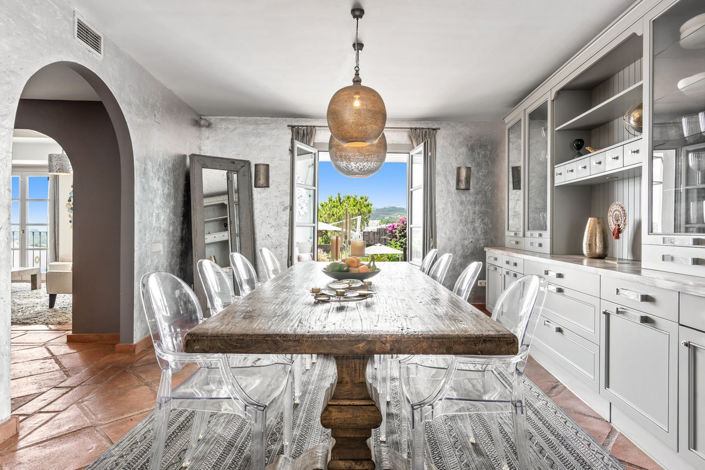 Image No.6-5 Bed House for sale