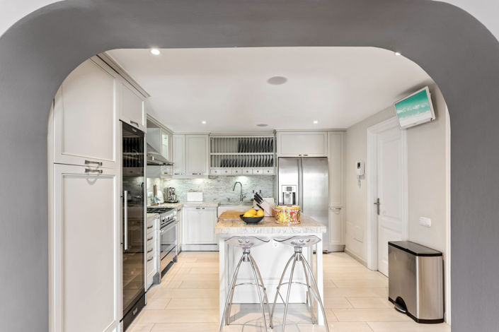 Image No.9-5 Bed House for sale