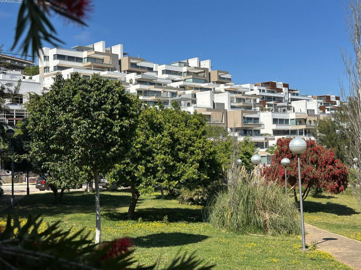 Image No.37-4 Bed Apartment for sale