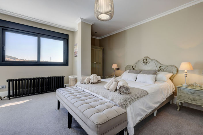 Image No.11-4 Bed House for sale