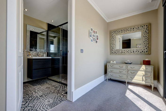 Image No.13-4 Bed House for sale