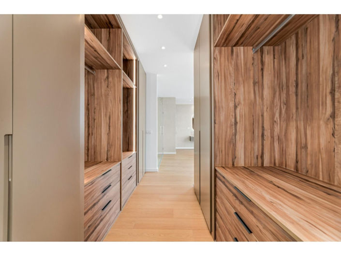 Image No.10-6 Bed House for sale