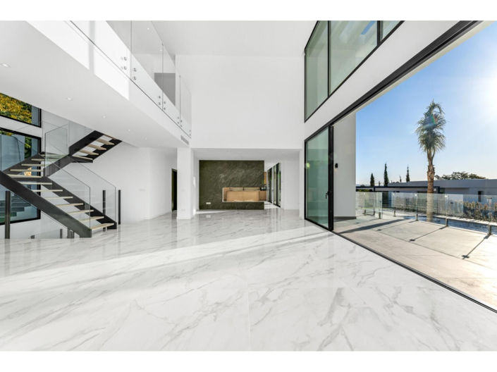 Image No.11-6 Bed House for sale