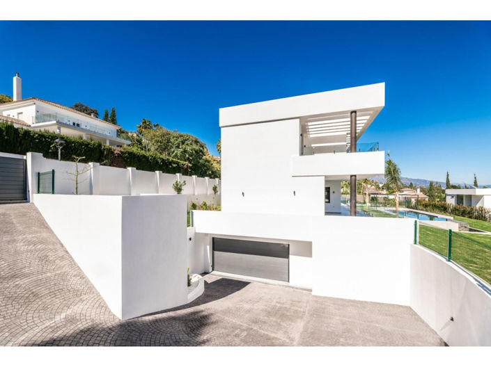 Image No.15-6 Bed House for sale