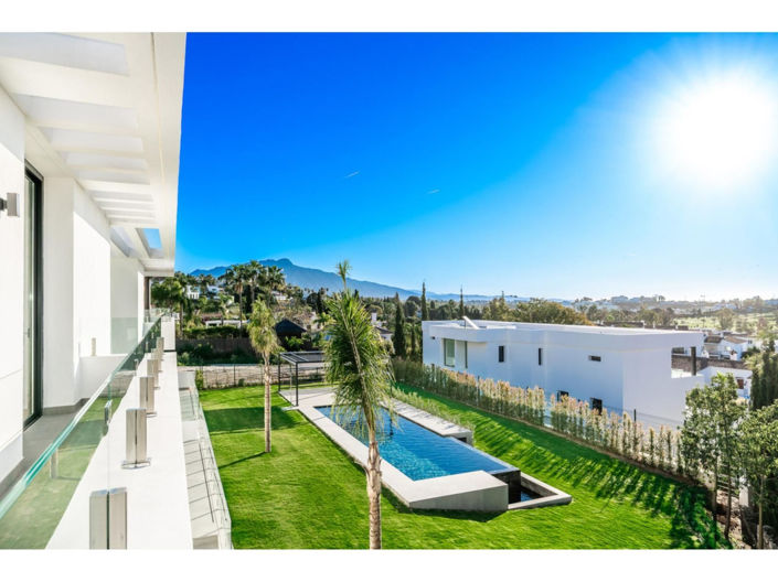 Image No.19-6 Bed House for sale