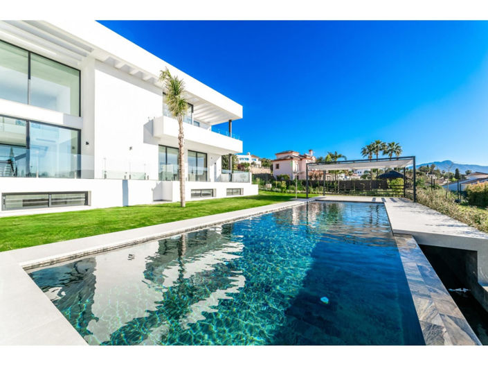 Image No.2-6 Bed House for sale