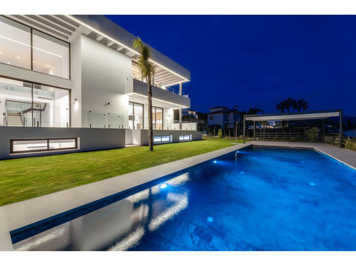 Image No.21-6 Bed House for sale