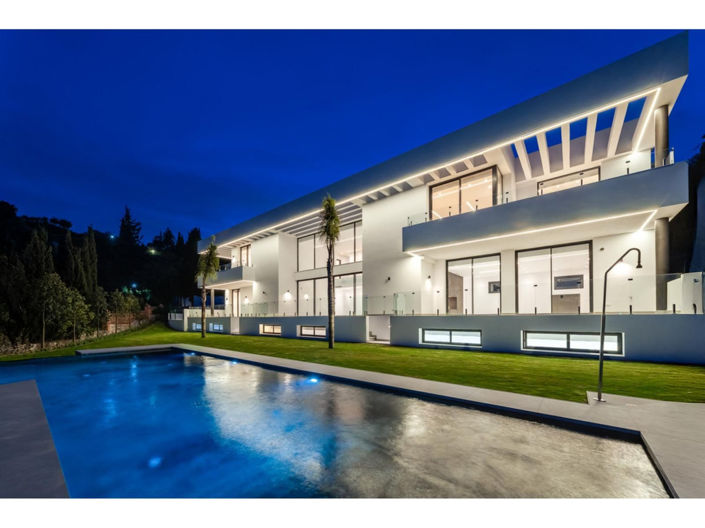 Image No.26-6 Bed House for sale