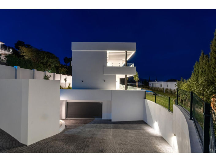 Image No.27-6 Bed House for sale
