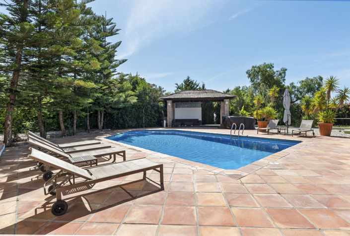 Image No.2-5 Bed House for sale