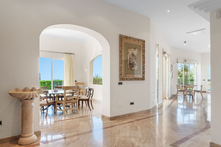 Image No.30-5 Bed House for sale