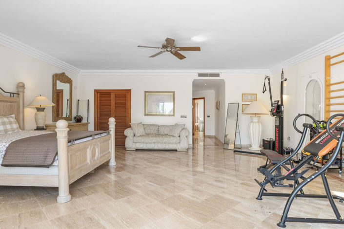Image No.32-5 Bed House for sale
