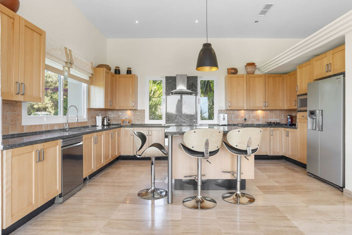 Image No.9-5 Bed House for sale