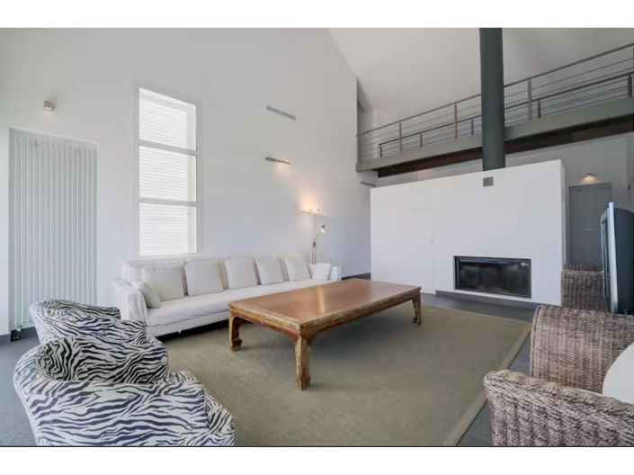 Image No.14-6 Bed House for sale