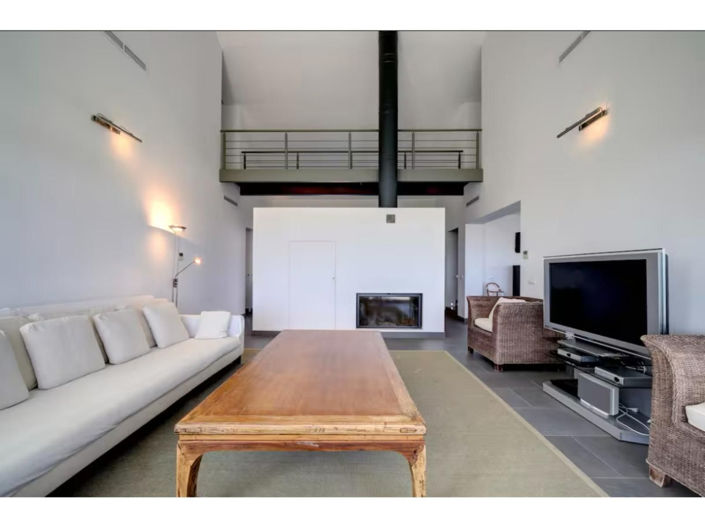 Image No.15-6 Bed House for sale