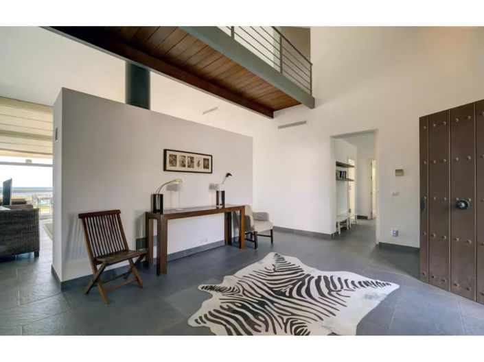 Image No.18-6 Bed House for sale