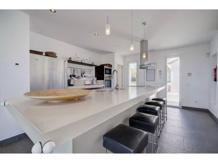 Image No.20-6 Bed House for sale