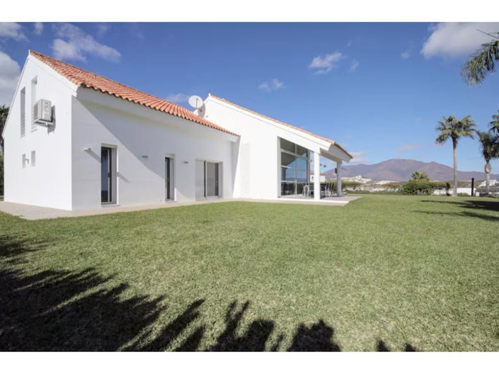 Image No.26-6 Bed House for sale