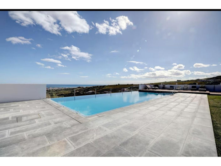 Image No.31-6 Bed House for sale