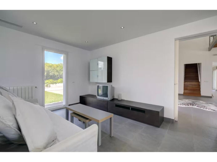 Image No.34-6 Bed House for sale