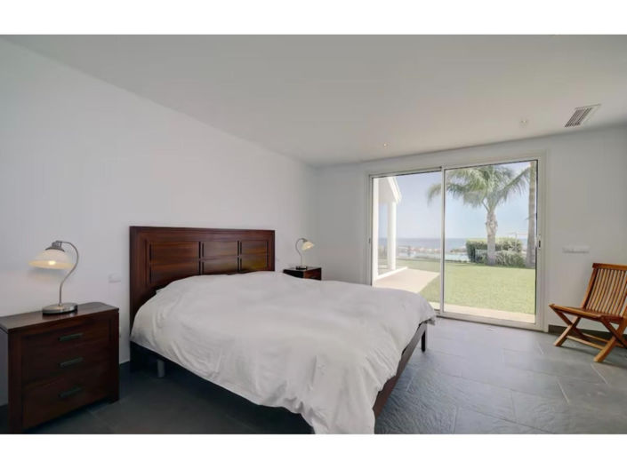 Image No.37-6 Bed House for sale