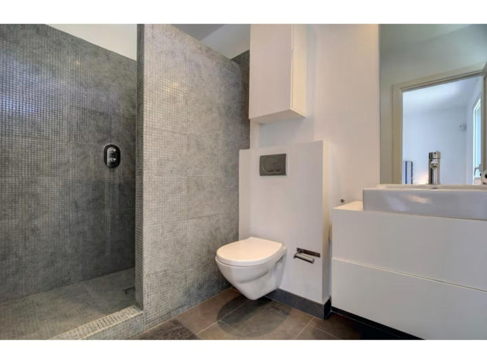 Image No.40-6 Bed House for sale