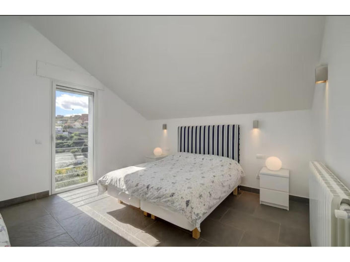 Image No.46-6 Bed House for sale