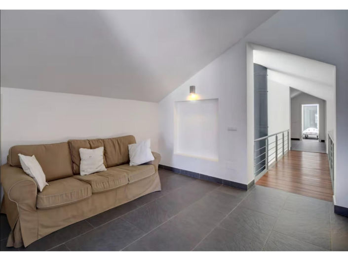 Image No.47-6 Bed House for sale