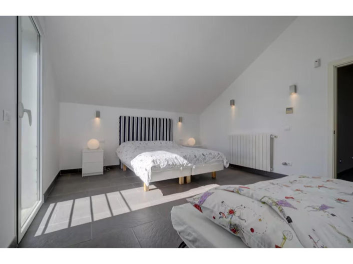 Image No.50-6 Bed House for sale