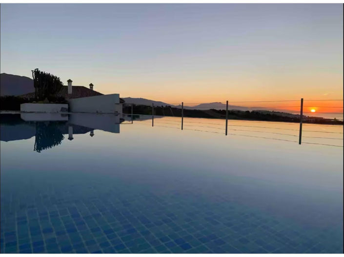 Image No.6-6 Bed House for sale