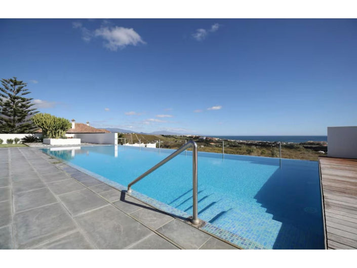 Image No.7-6 Bed House for sale