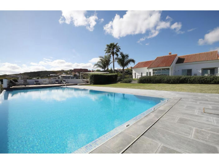 Image No.8-6 Bed House for sale