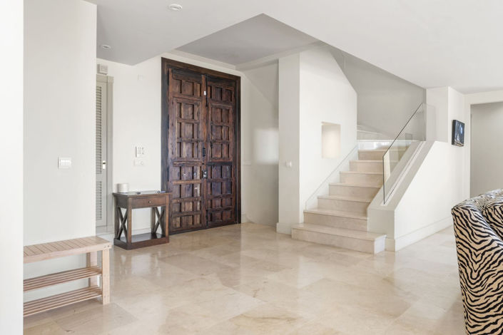 Image No.17-4 Bed House for sale