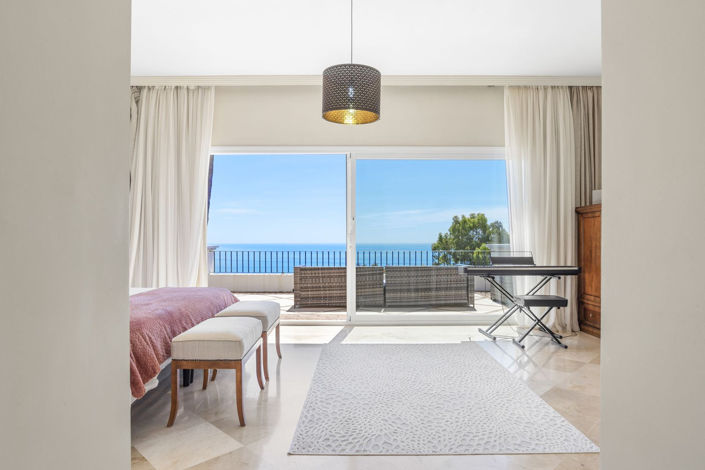 Image No.20-4 Bed House for sale