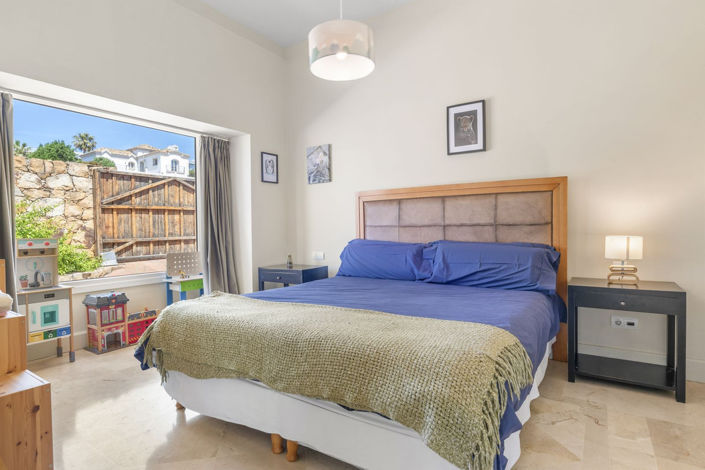 Image No.26-4 Bed House for sale