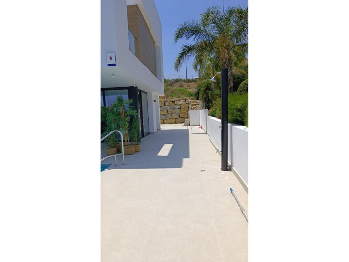 Image No.19-3 Bed House for sale