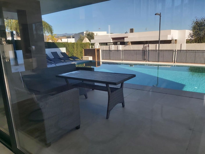 Image No.3-3 Bed House for sale