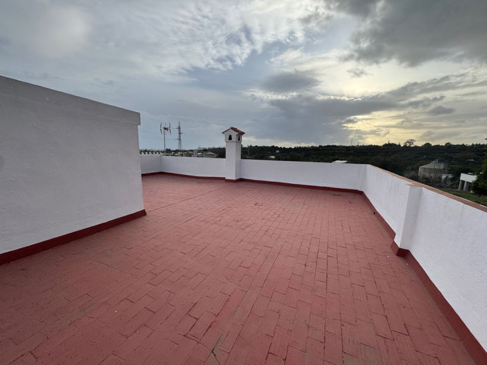 Image No.15-4 Bed House for sale