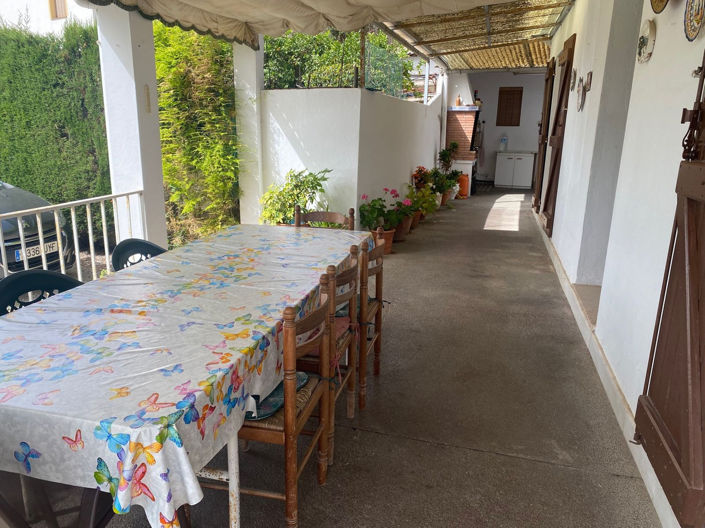 Image No.6-5 Bed House for sale