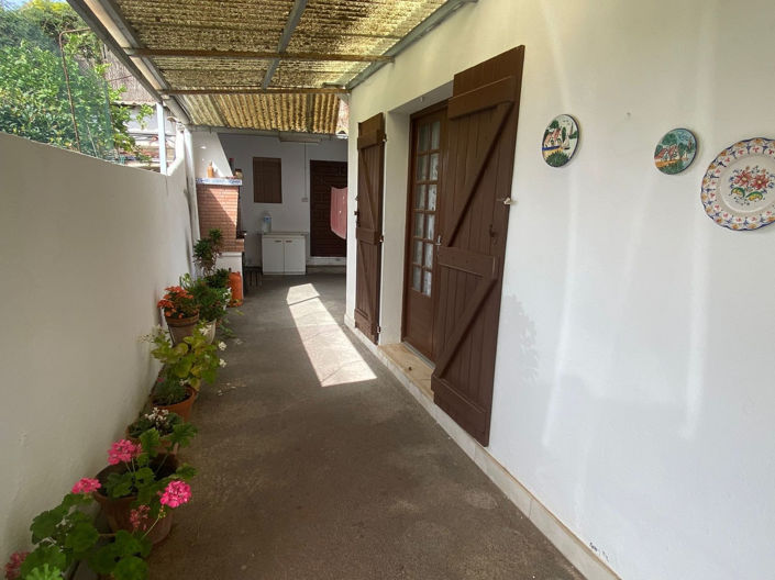 Image No.7-5 Bed House for sale