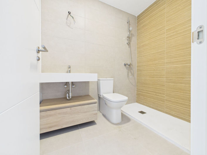Image No.16-2 Bed Apartment for sale