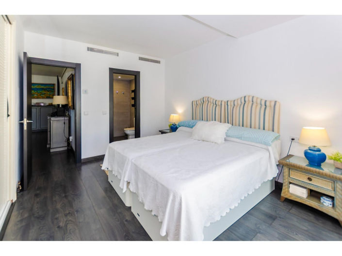 Image No.13-3 Bed Apartment for sale