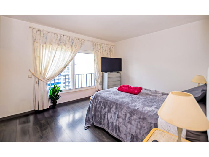Image No.20-3 Bed Apartment for sale