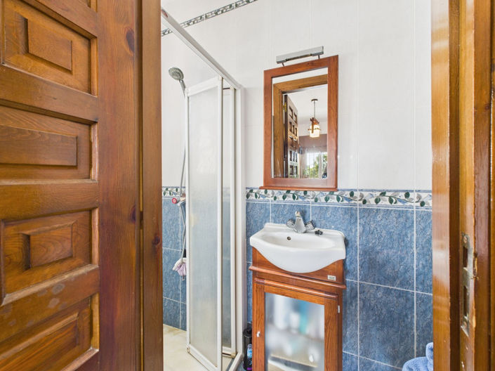 Image No.21-4 Bed House for sale