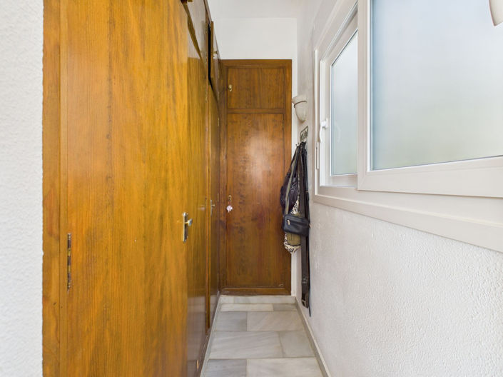 Image No.22-4 Bed House for sale
