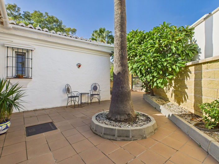 Image No.38-4 Bed House for sale